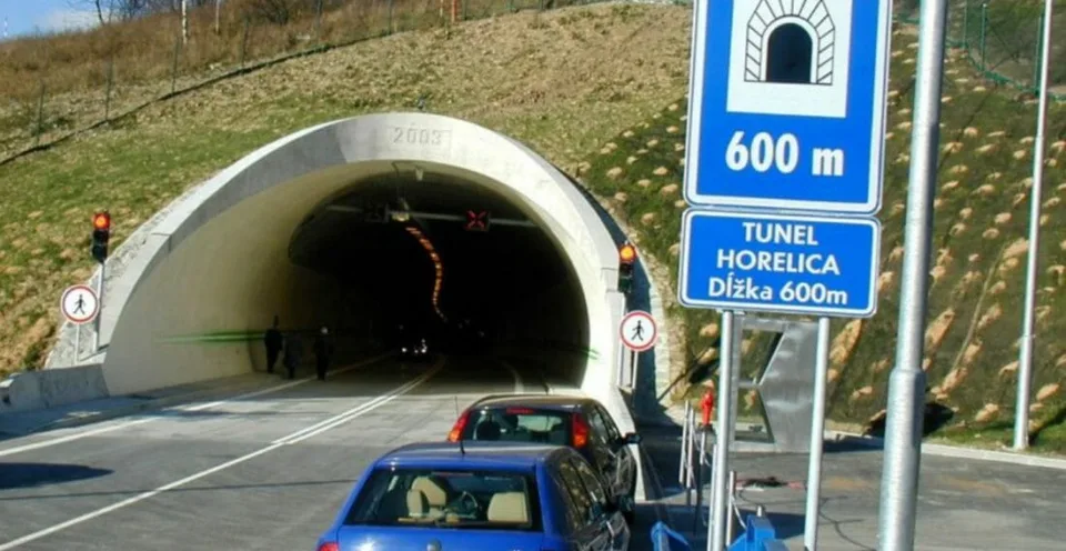 Read more about the article NDS upozorňuje na úplnú uzáveru tunela Horelica počas víkendu