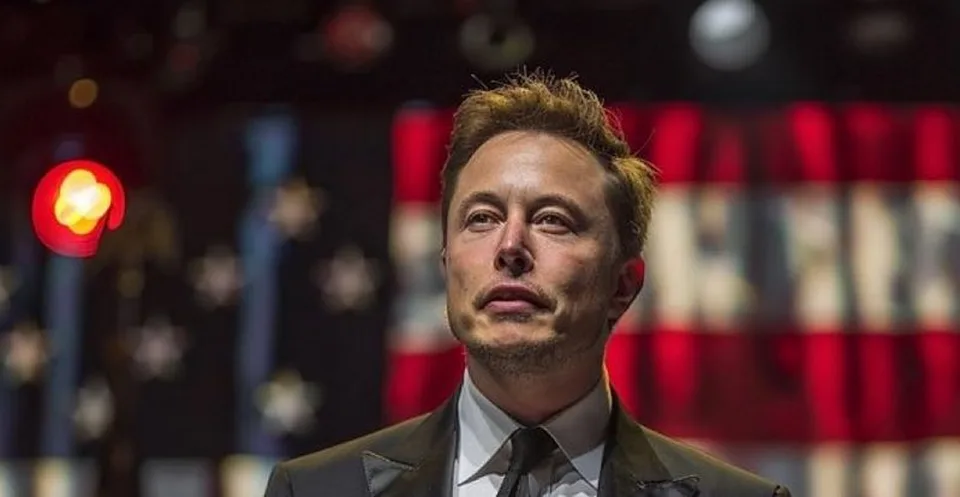 Read more about the article Musk po pokute pre jeho sociálnu sieť X od Eurokomisie navrhuje rozpustenie EÚ