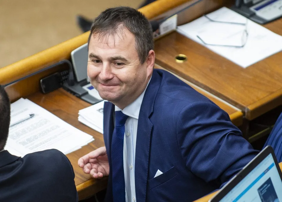 Read more about the article Šéfom zahraničného výboru sa stal smerák Kéry, Kotlebu opäť nezvolili