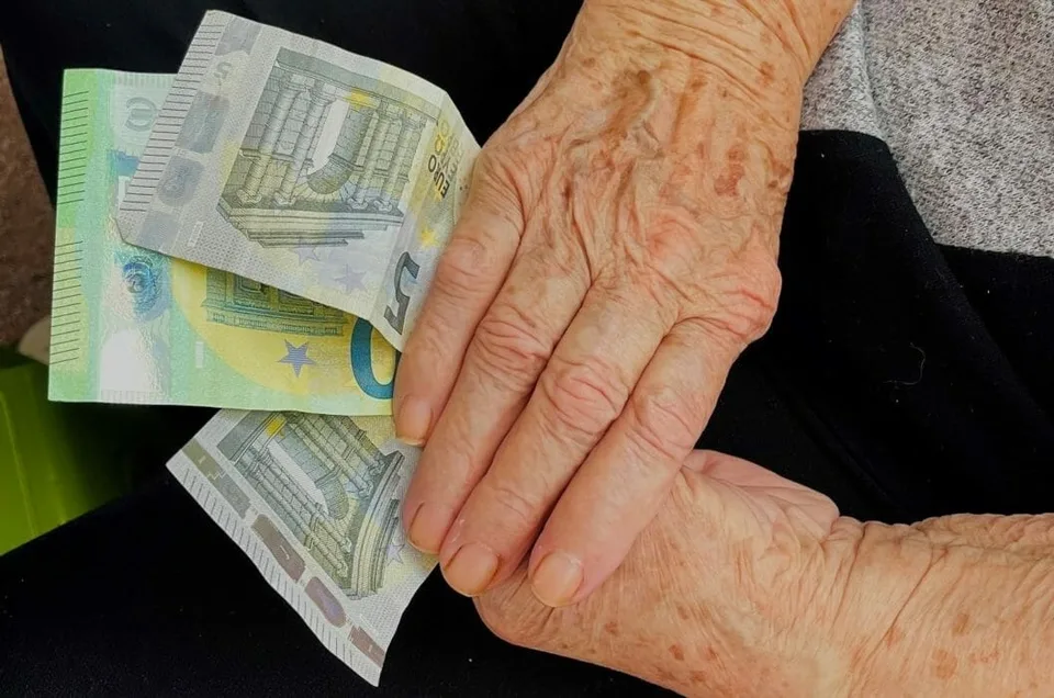 Read more about the article Mimoriadne sofistikovaný podvod. Seniorka prišla o 77 400 eur!