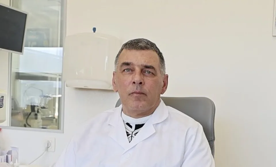 Read more about the article Vidieť bez okuliarov je sen miliónov ľudí! Slovenský odborník predstavil technológiu, ktorá posúva hranice očnej medicíny