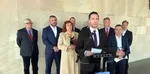 Darovanie stíhačiek Ukrajine bolo porušením zákonov