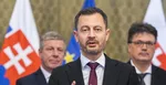 V popredí predseda vlády SR Eduard Heger (OĽANO).