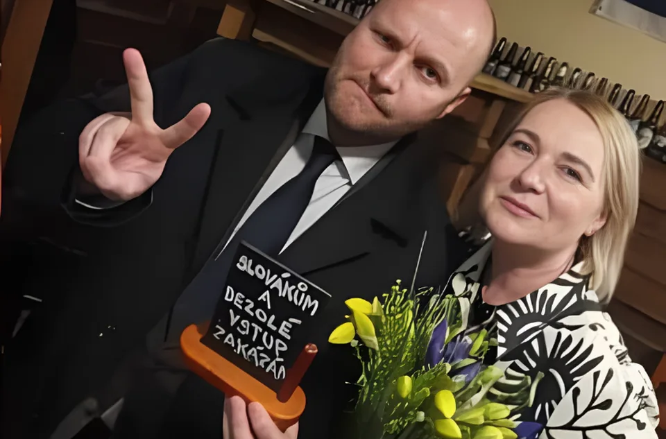 Read more about the article Podľa českej ministerky a jej poradcu Naďa sú Slováci rovní dezolátom a odmietajú byť v ich prítomnosti