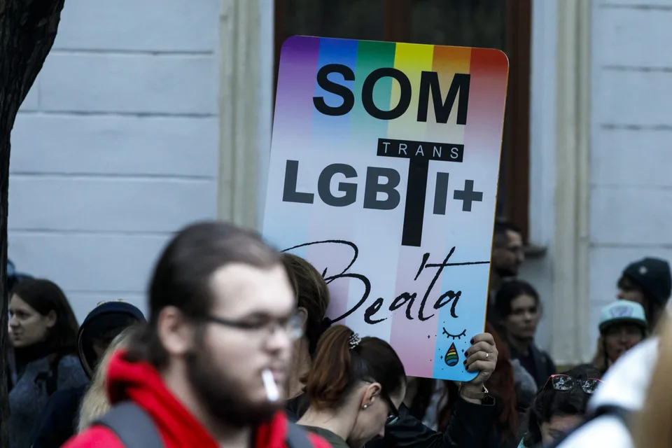 Read more about the article Homofóbmi roka 2026 sú vraj všetci poslanci, ktorí presadili zmenu Ústavy o dvoch pohlaviach