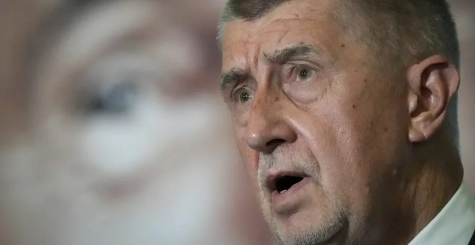 Read more about the article Český senát sprísnil zákon: Politici nemôžu vlastniť médiá