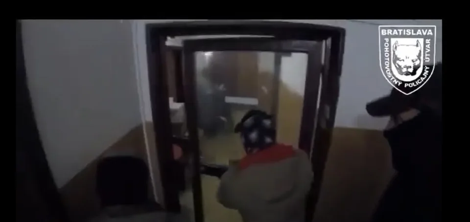 Read more about the article VIDEO Polícia obvinila sedem ľudí. Vyrábali pervitín pred očami maloletej dcéry!