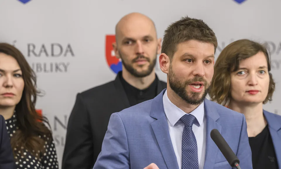 Read more about the article Progresívci odmietajú zmeny vo voľbe zo zahraničia, vláda ju chce stransparentniť