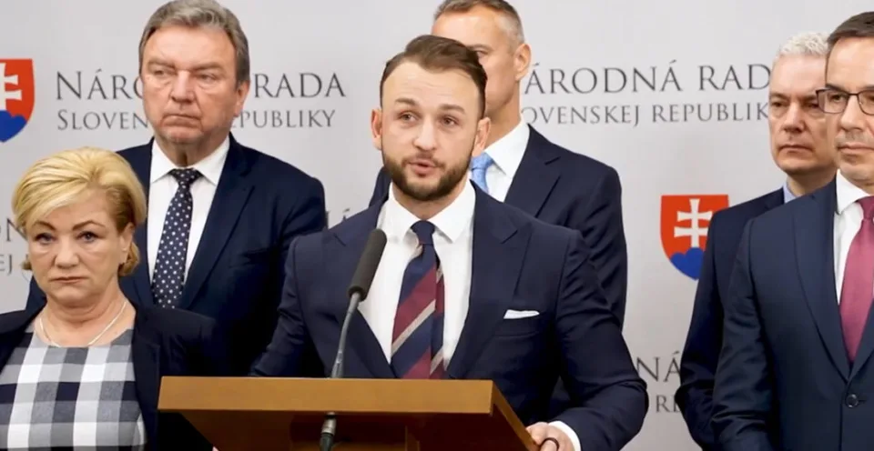 Read more about the article Vieme kedy sa bude o funkciu prezidenta PZ SR uchádzať nominant ministra Šutaja Eštoka!