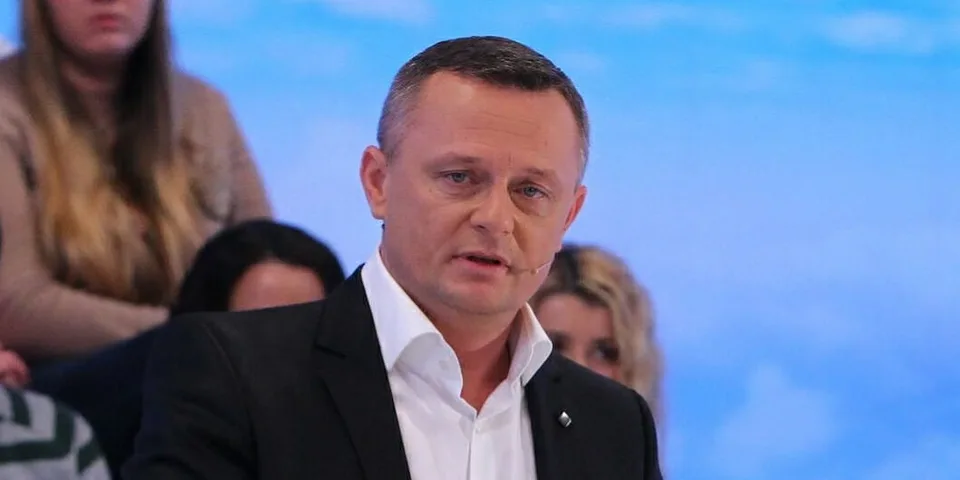 Read more about the article Vilo Rozboril má pri sebe novú chutnú blondínku. Získala zahraničné občianstvo!