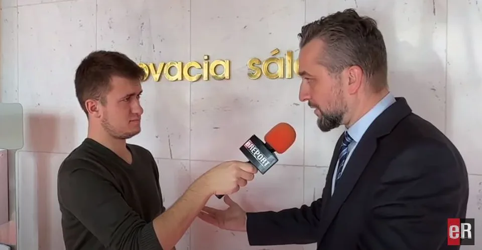 Read more about the article VIDEO Blaha pre eReport: Akcia opozície bola bizarná! Odvolávať za výzdobu kancelárie nepatrí do 21. storočia
