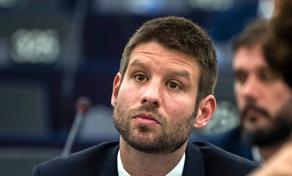Read more about the article Banáš nazval Šimečkovcov príživníkmi. Chmelár naložil celej opozícii a pripomenul Kisku
