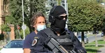 Na archívnej snímke eskorta privádza bývalého šéfa Kriminálneho úradu finančnej správy Ľudovíta Makóa na Špecializovaný trestný súd.