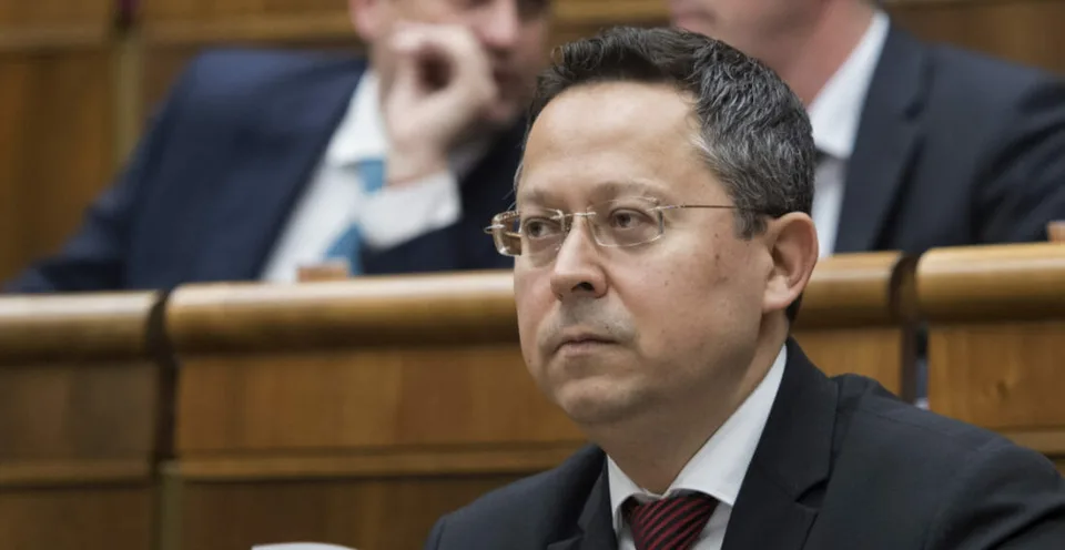 Read more about the article Kamenický: Progresívcov podporujú oligarchovia, Heger vyzerá v reláciách ako premotivovaný prváčik!