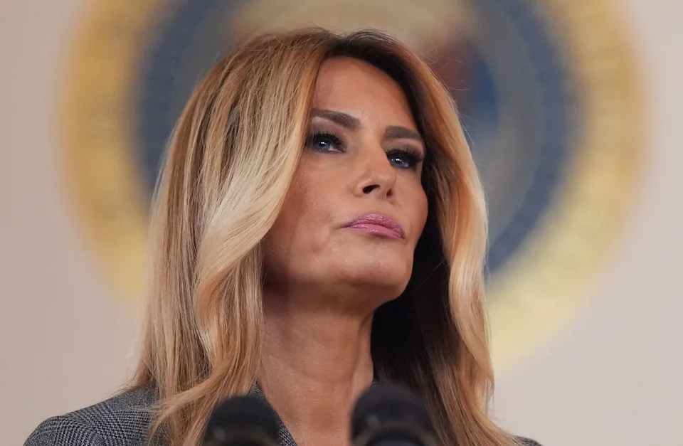 Read more about the article Silné slová prvej dámy USA: „Tieto klamstvá sa musia skončiť,“ odmieta akékoľvek spojenie s Epsteinom