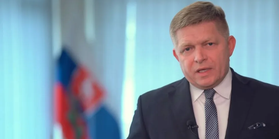 Read more about the article VIDEO Fico: Heger ešte pred získaním dôvery v parlamente, prvej pobozkal prsteň veľvyslankyni USA!