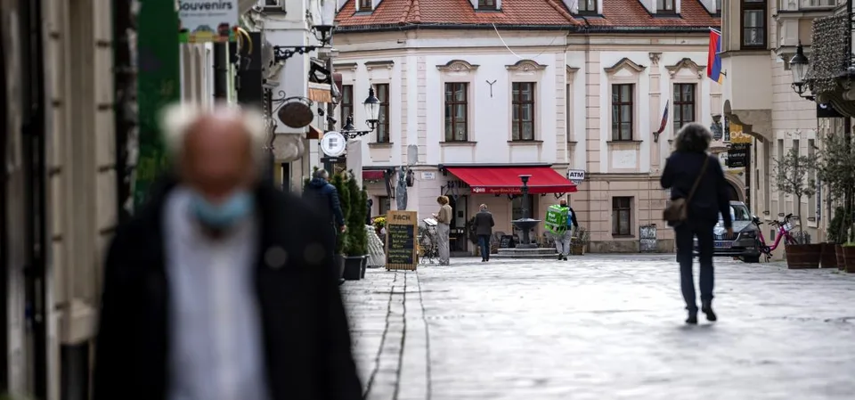 Read more about the article Na Slovensku začal platiť núdzový stav. Aké zákazy so sebou priniesol a kam sa v lockdowne dostanete?