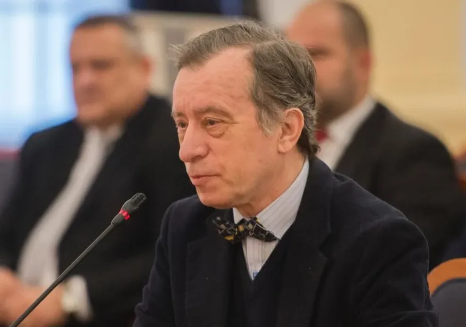 Read more about the article Doktor Drgonec pre eReport: O Tepšiach, novom premiérovi Hegerovi a cene pre bojovníka Matoviča