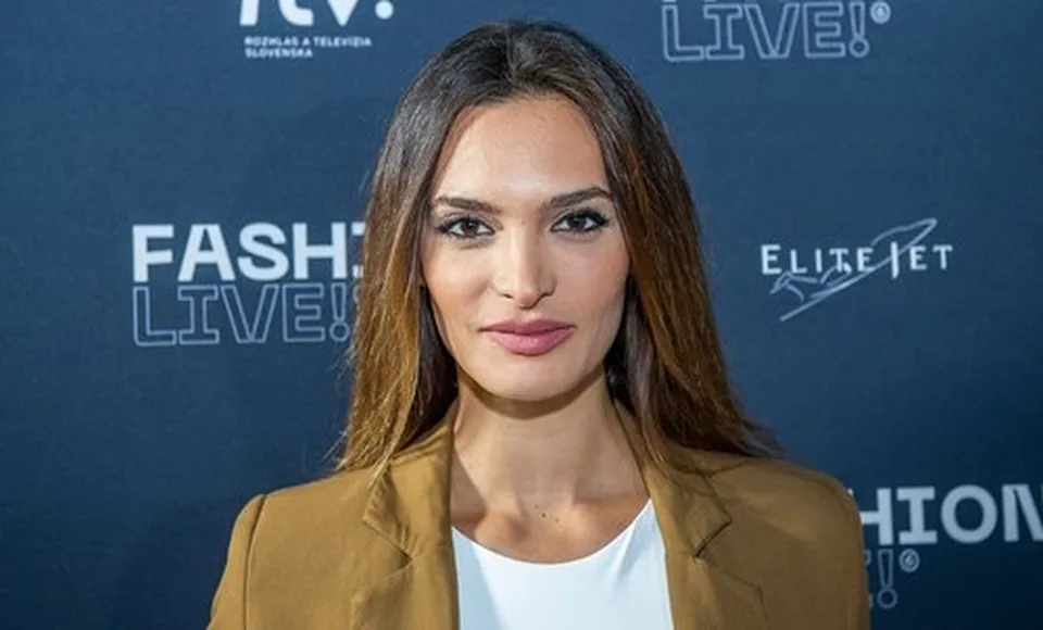 Read more about the article Dala si vymodelovať oči na líšku! Známa slovenská miss prešla extrémnou premenou