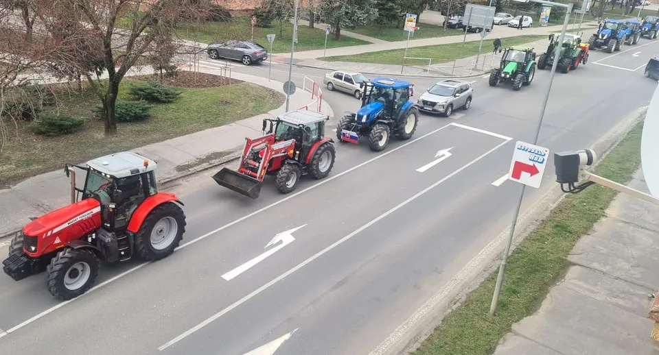 You are currently viewing Poľnohospodári, vy nebojujete len za seba, ale za celé Slovensko!“ Odkazuje farmárom Chmelár, ktorý im ďakuje a drží palce