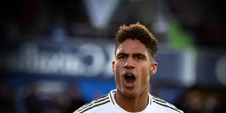 Read more about the article Ťažkopádny výkon napokon body priniesol, Real vykúpil Varane