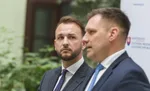 Na snímke zľava minister vnútra SR Matúš Šutaj Eštok (Hlas-SD) a podpredseda vlády a minister životného prostredia SR Tomáš Taraba (nominant SNS)