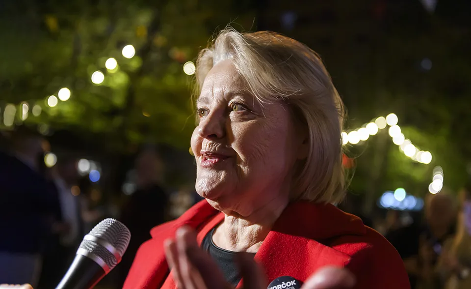 Read more about the article Naďčlovek sa vytešuje z Vášáryovej, podporila jeho referendum a vraj sa ho aj zúčastní