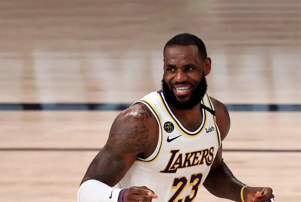 Read more about the article LeBron James prekonal ďalší rekord: Jeho kartičku vydražili za milióny dolárov!