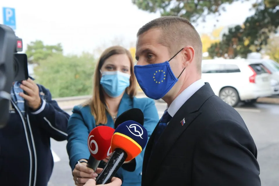 You are currently viewing Klus: Možno príde k úplnému uzavretiu značnej časti hraničných priechodov