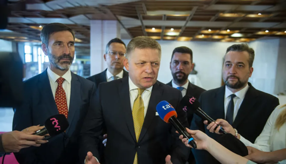 Read more about the article Noví spojenci Smeru v EP: Do roka by mohla vzniknúť ľavicovo-konzervatívna frakcia