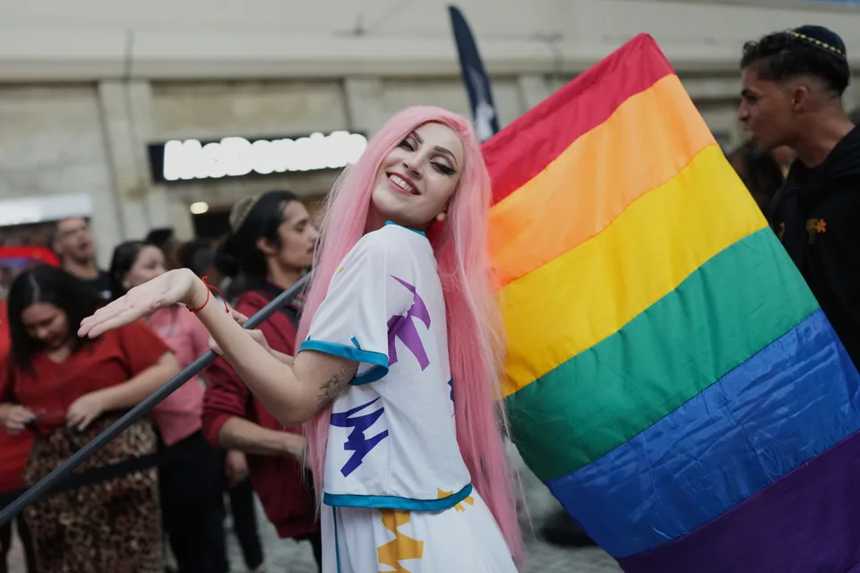Read more about the article LGBT vlajky dostali na Eurovízii stopku, organizátori ich zakázali. Chcú zachovať apolitický charakter súťaže
