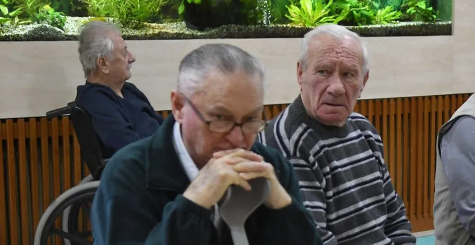 Read more about the article Aj seniori chcú dôstojne žiť! Čo na to poslanci parlamentu?