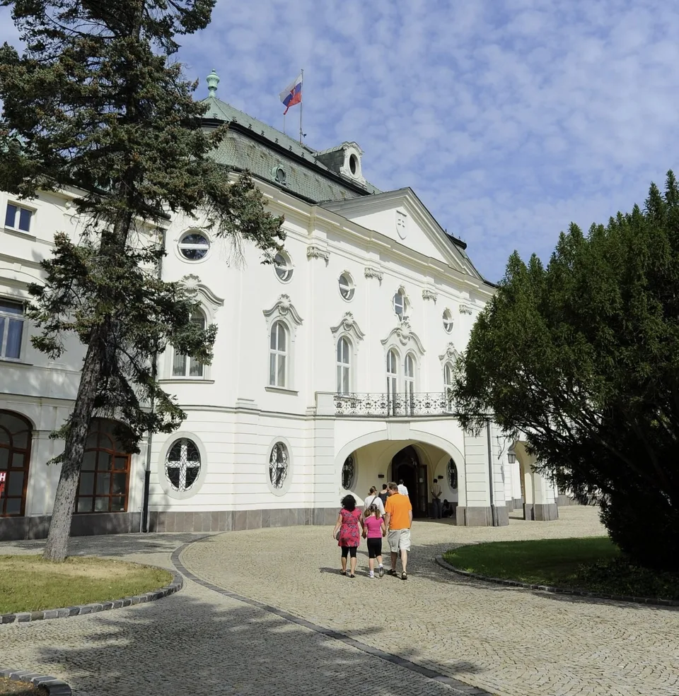 Read more about the article Úrad vlády sa ostro ohradzuje voči tvrdeniam Nadácie Zastavme korupciu. Lobistická organizácia! Tvrdí