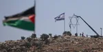 Izraelskí osadníci naprávajú veľkú Dávidovu hviezdu v ilegálne postavenej izraelskej osade Eviatar, ktorú vidno z palestínskej dediny Beita na hranici s Izraelom