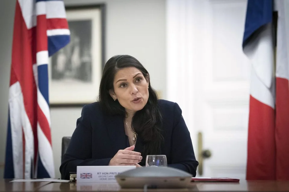 Read more about the article Británia znížila úroveň hrozby terorizmu na tretí stupeň