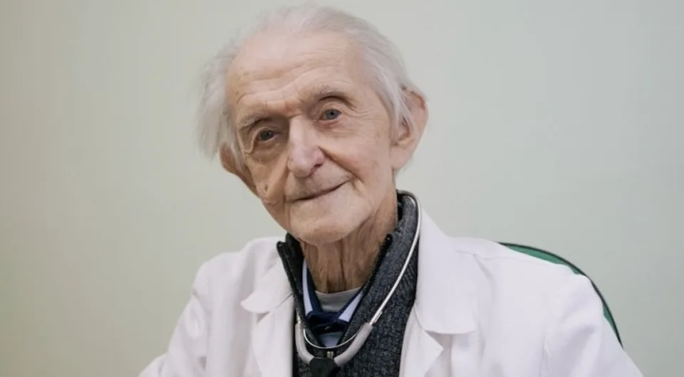 You are currently viewing Smutná správa: Zomrel obľúbený doktor Karol Mika. Pacientom pomáhal vyše 70 rokov