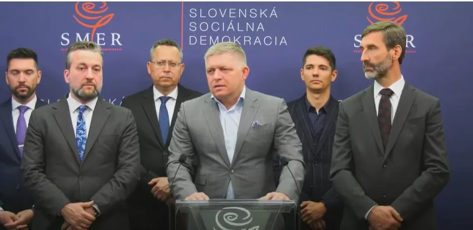 Read more about the article VIDEO Fico o pútačoch americkej ambasády, Ódorovmu daru Ukrajine a prioritách: Pre Smer sú ňou Slováci!