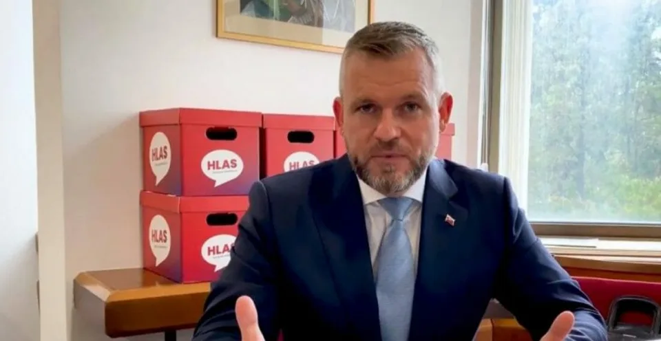 Read more about the article Líška sa Kollárovi? Šéf Sme rodina na povzbudivé slová Pellegriniho reagoval najskôr kritikou!