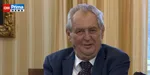 Český prezident Miloš Zeman v televíznom štúdiu.