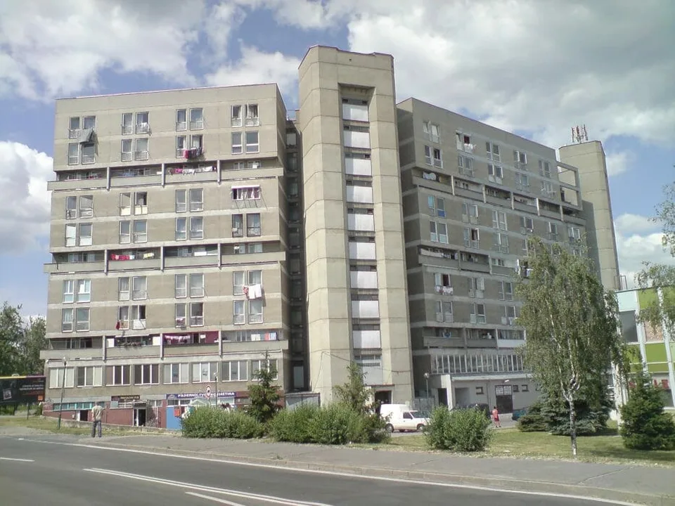 Read more about the article FOTO Krušné policajné ráno: Zasahovali v bratislavskom Pentagone