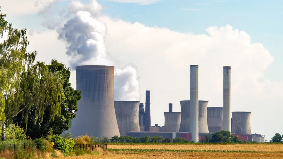 Read more about the article Británia chce zrýchliť rozvoj jadrovej energie: Premiér Sunak to označil ako “dokonalý liek” na problémy krajiny