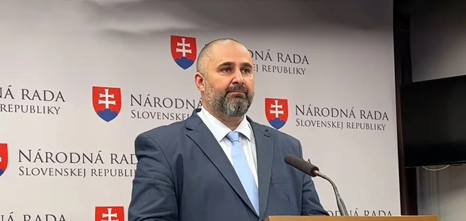 You are currently viewing Náhrada za Vlčana? Linhart chce položiť poslanecký mandát: Ponúka sa ako šéf agrorezortu!