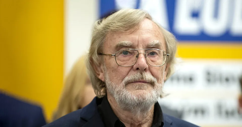 Read more about the article Benčík sa poriadne utrhol: „Postaviť k múru a odstreliť ako prašivé svine“, píše v blogu
