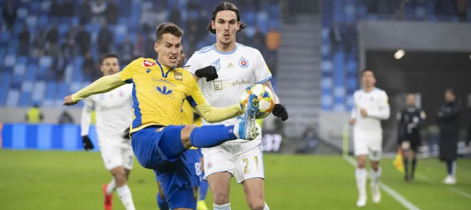 Read more about the article Derby DAC-Slovan s divákmi, klub zadarmo otestuje permanentkárov