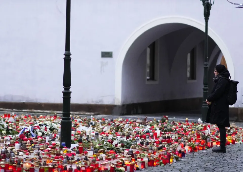 Read more about the article České školy po streľbe v Prahe pripravujú veľké zmeny: Týkajú sa študentov aj zamestnancov