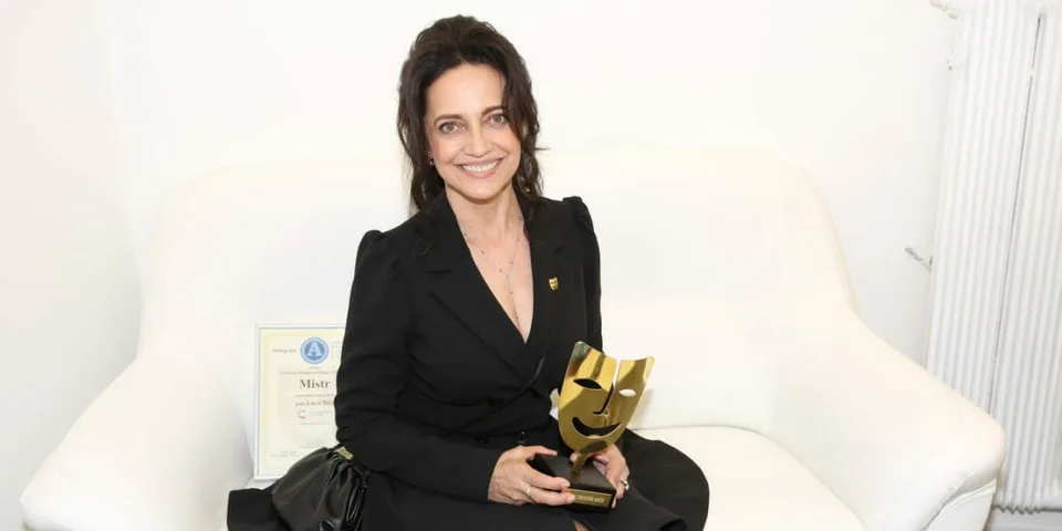 Read more about the article Lucie Bíla oslavuje: Z drsnej rockerky sa stala elegantná dáma