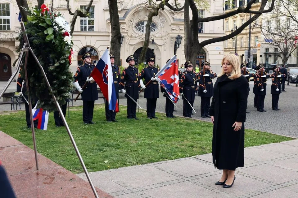 Read more about the article Aj prezidentka Čaputová si pripomenula oslobodenie Bratislavy tou „zlou“ ruskou červenou armádou