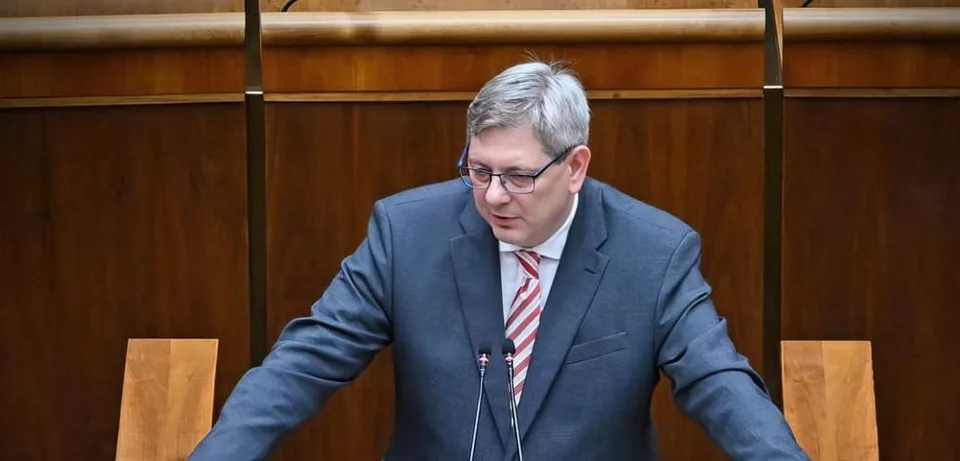Read more about the article Rezort spravodlivosti zriadil komisiu pre prieťahy v konaní: Predsedá jej štátny tajomník Milan Hodás