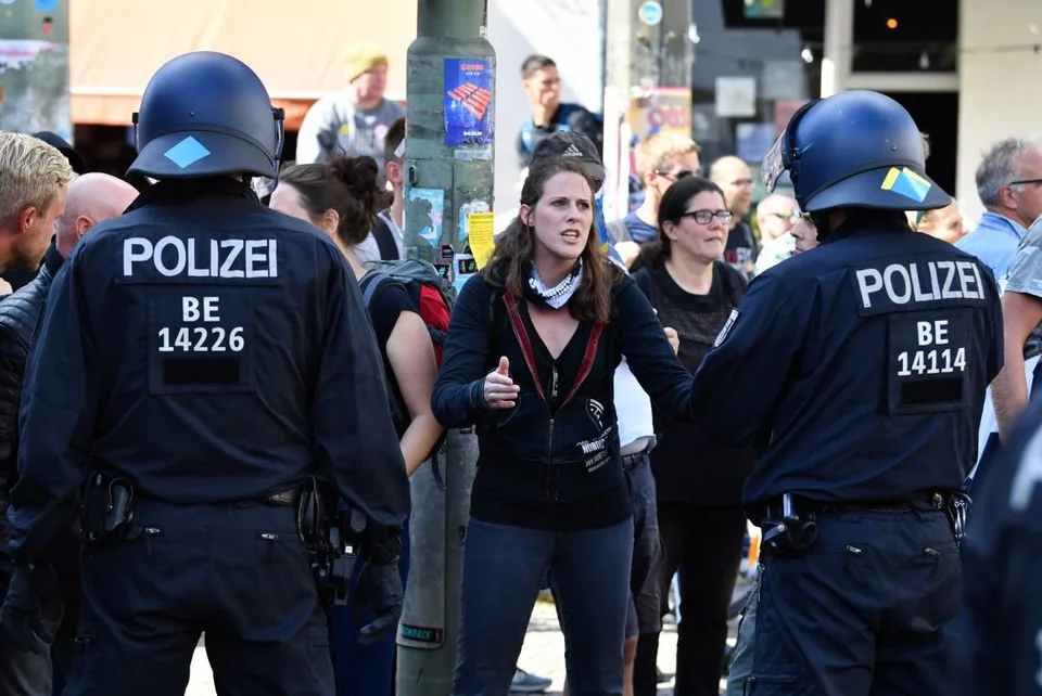 Read more about the article Ústavný súd zakázal protipandemické protesty v Dráždánoch aj Frankfurte