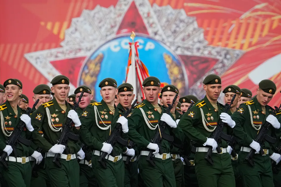 Read more about the article Zelenskyj “povolil” vojenskú prehliadku v Moskve, Rusi odkázali, že nepotrebujú nikoho povolenie
